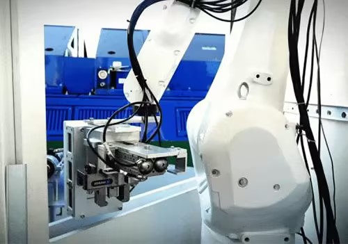 Der weltweit erste tieftemperaturbeständige automatische Hydrierroboter schließt das System-Debugging ab